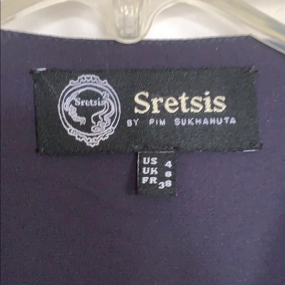 Never worn navy romper - Picture 5 of 8